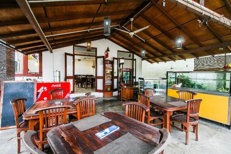 Ceylonica Beach Hotel Negombo Buitenkant foto