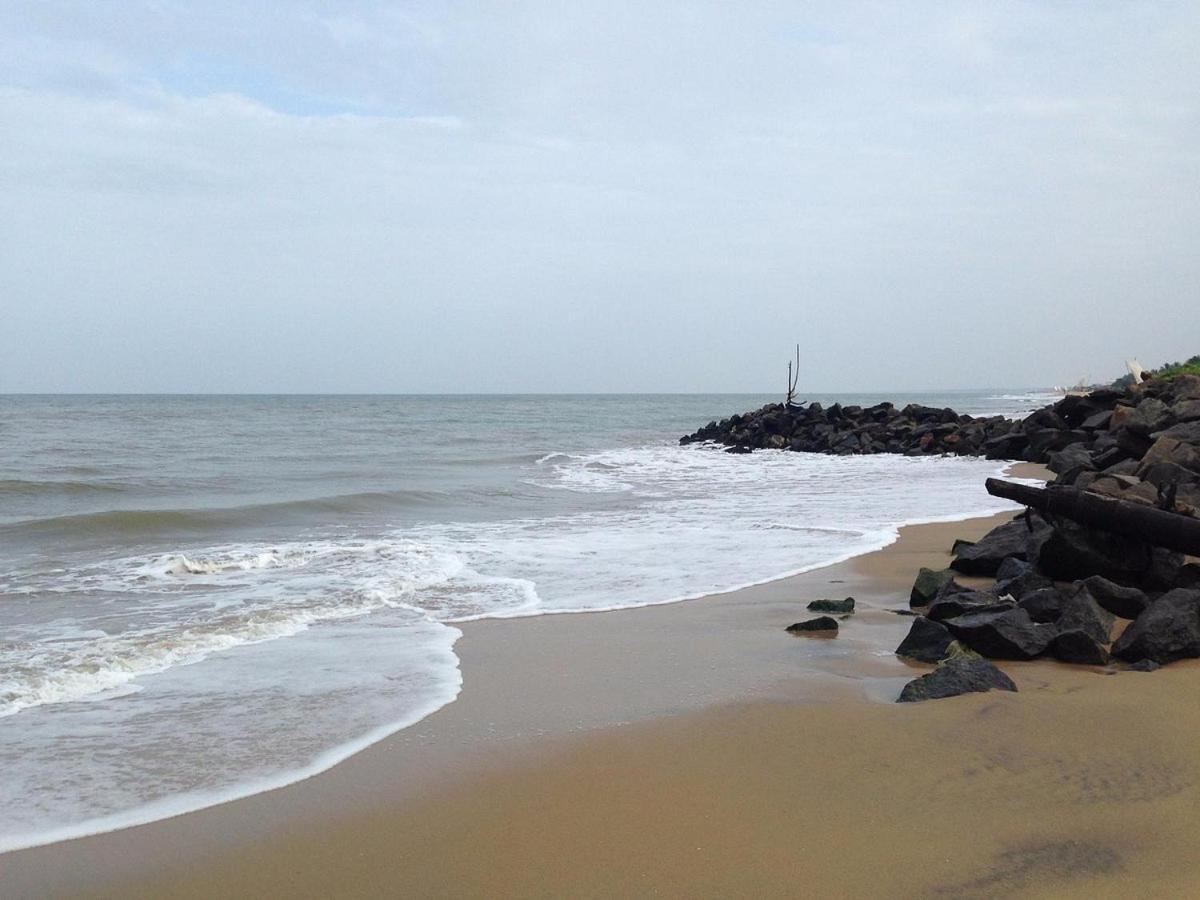 Ceylonica Beach Hotel Negombo Buitenkant foto