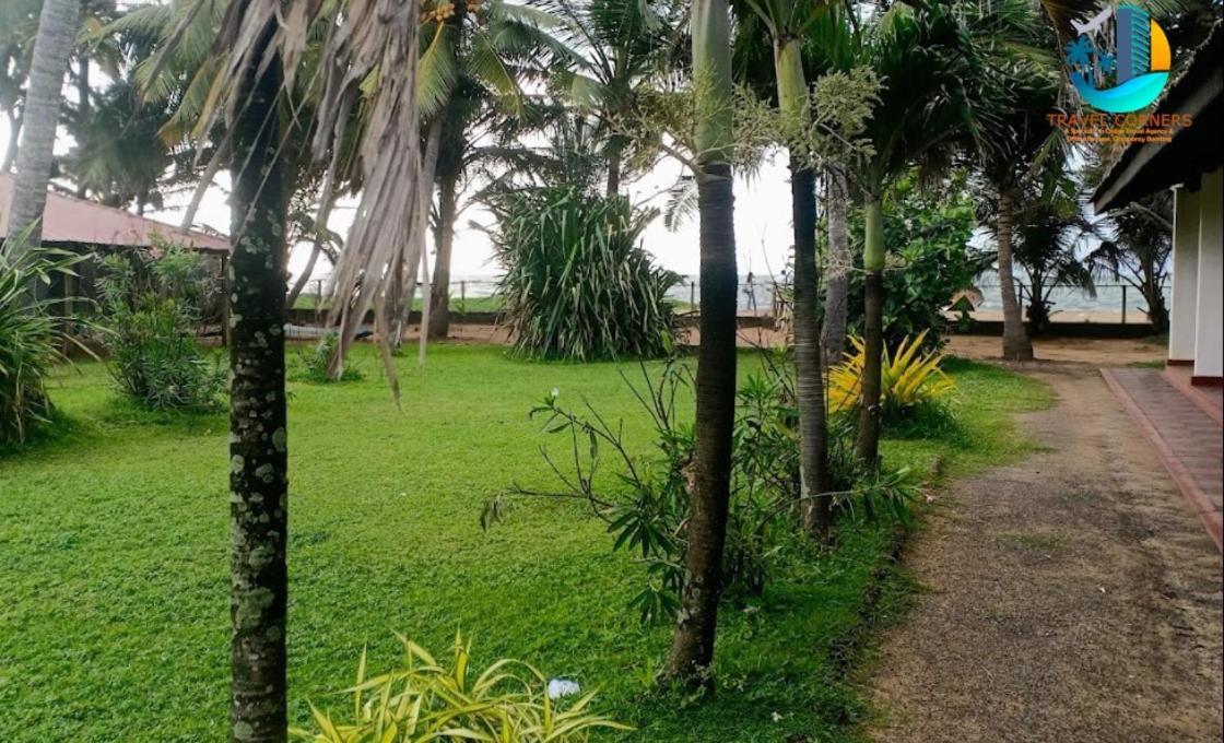 Ceylonica Beach Hotel Negombo Buitenkant foto