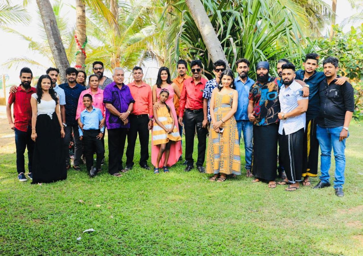 Ceylonica Beach Hotel Negombo Buitenkant foto